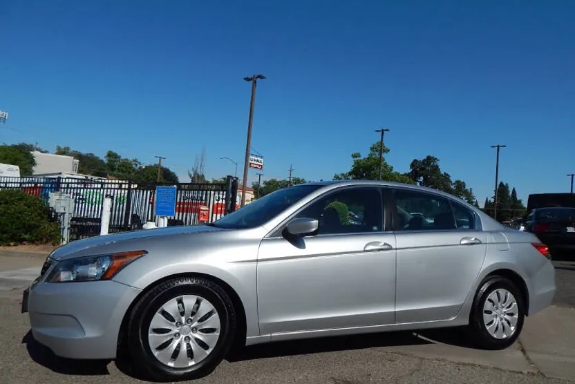 2010 Honda Accord LX photo 1