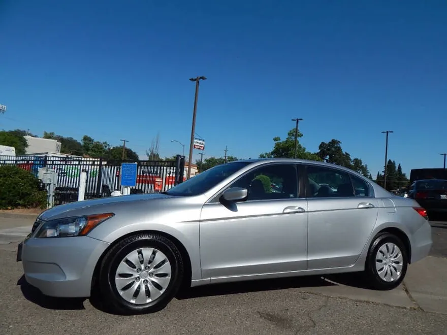 2010 Honda Accord LX photo 1