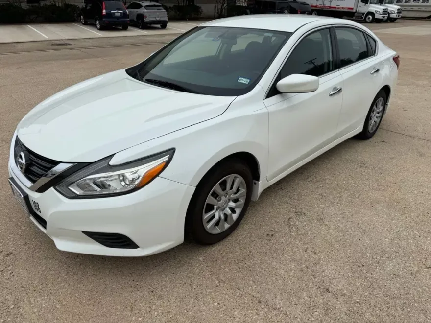 2018 Nissan Altima 2.5 S photo 1