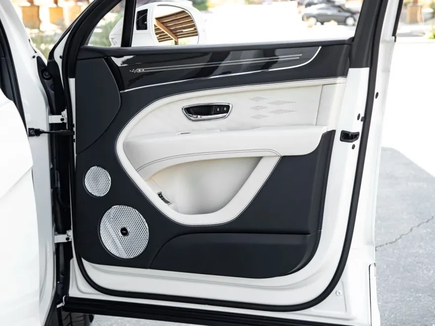 2024 Bentley Bentayga EWB Base photo 23