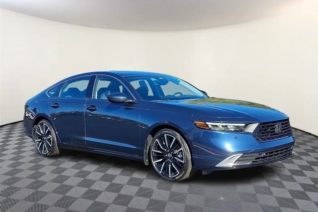 2024 Honda Accord Hybrid Touring photo 1