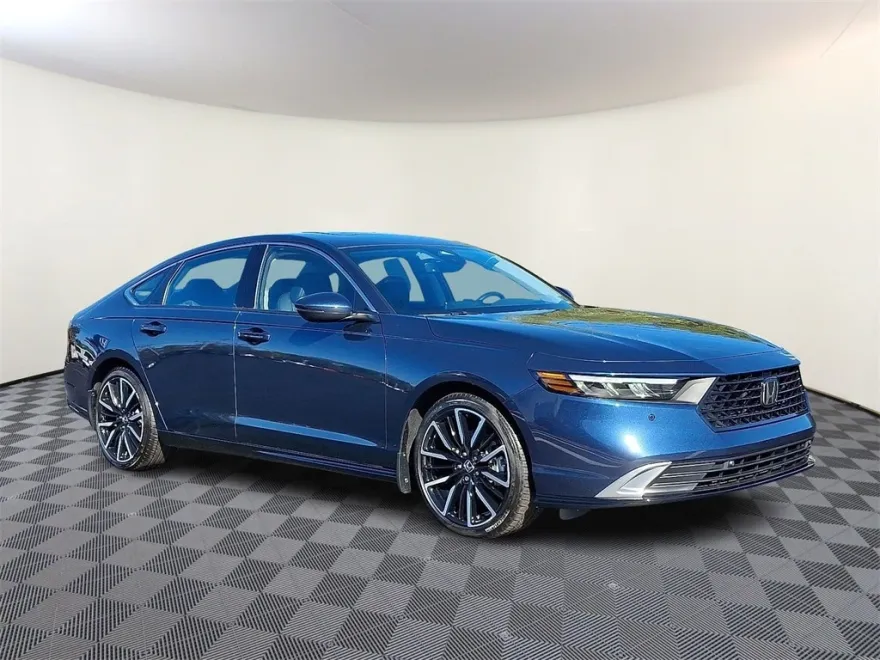 2024 Honda Accord Hybrid Touring photo 1