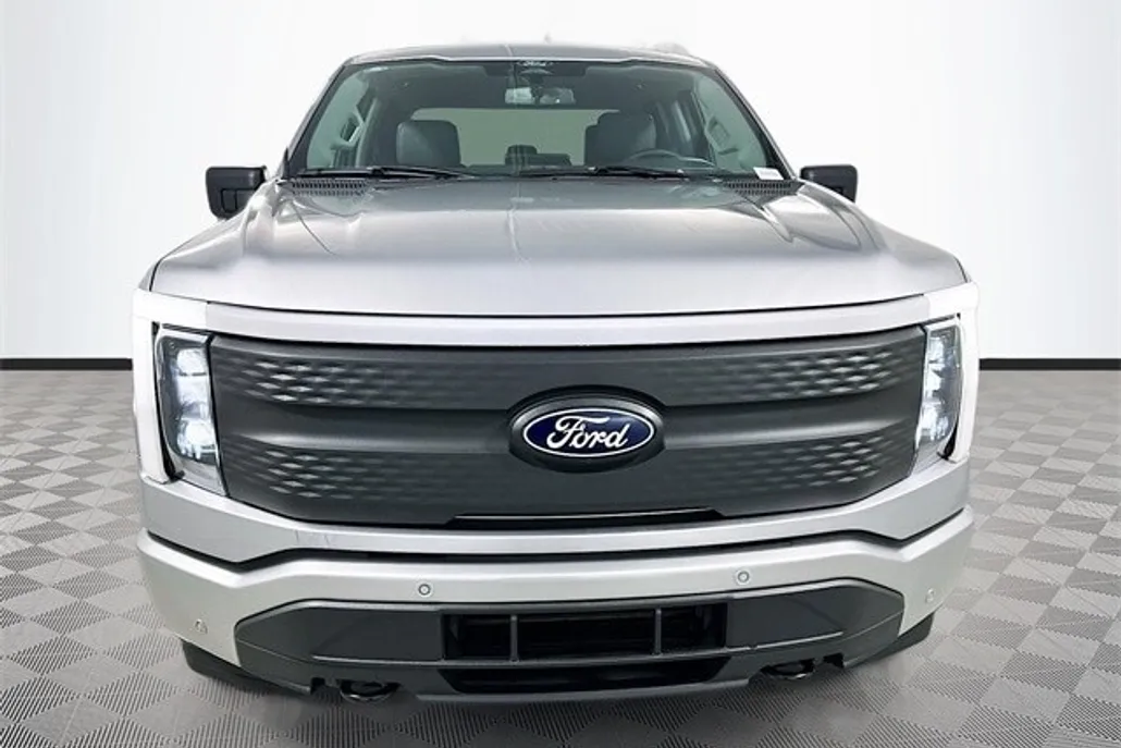 2025 Ford F-150 Lightning photo 1