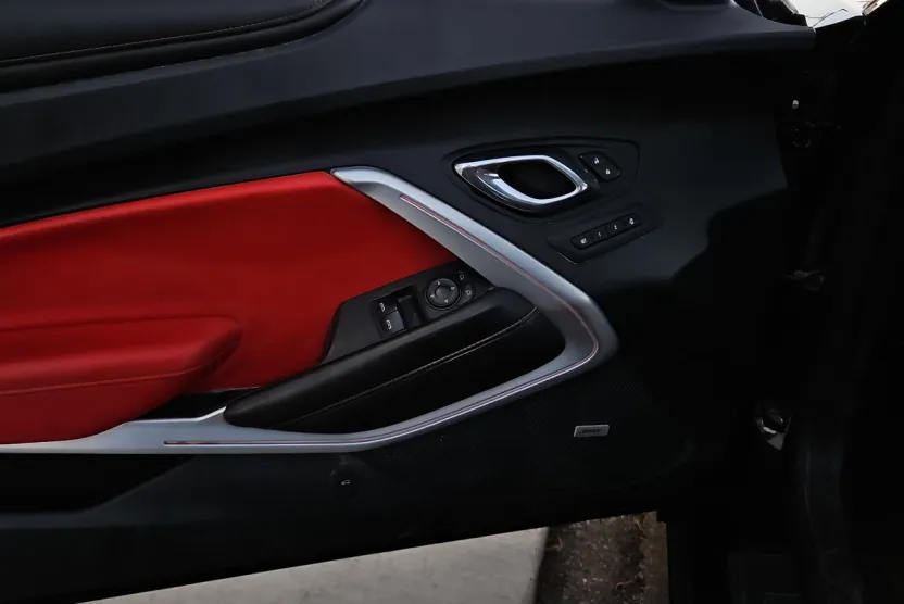 2017 Chevrolet Camaro SS photo 1