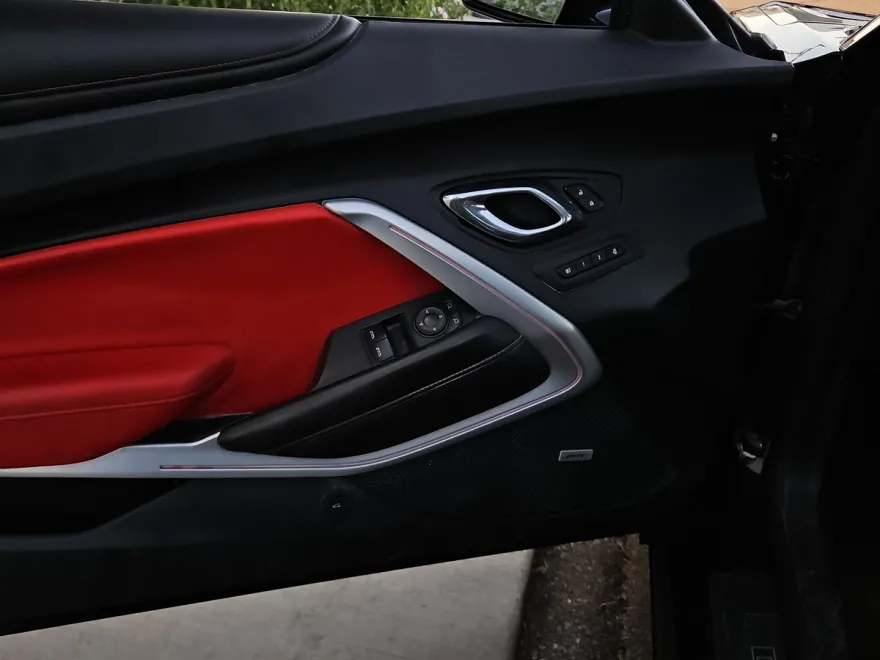 2017 Chevrolet Camaro SS photo 1
