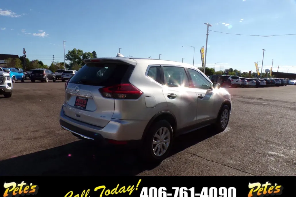 2018 Nissan Rogue S photo 1