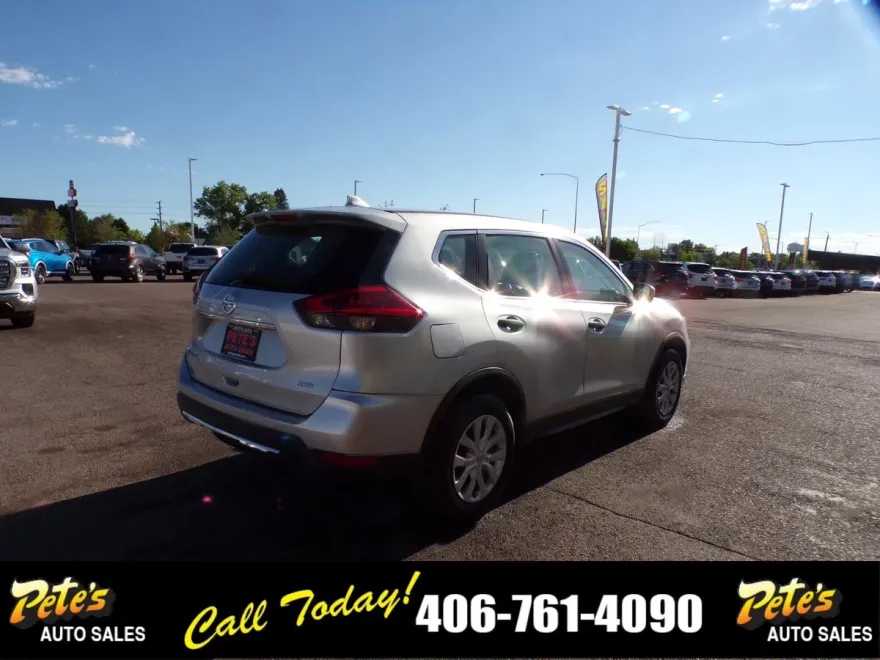 2018 Nissan Rogue S photo 1