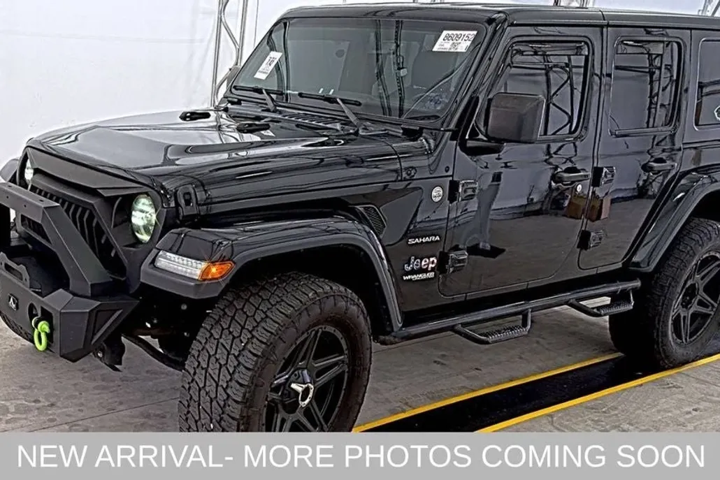 2020 Jeep Wrangler Unlimited Sahara photo 1