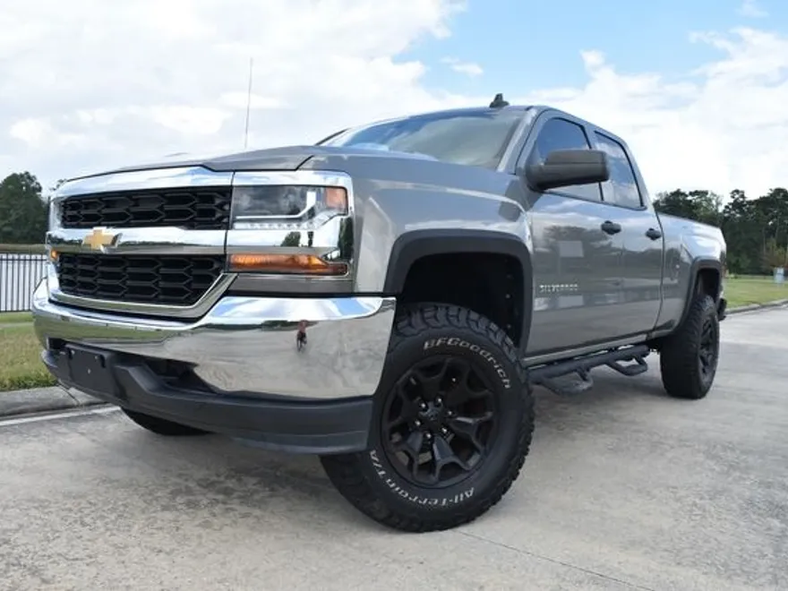 2017 Chevrolet Silverado 1500 LS photo 1
