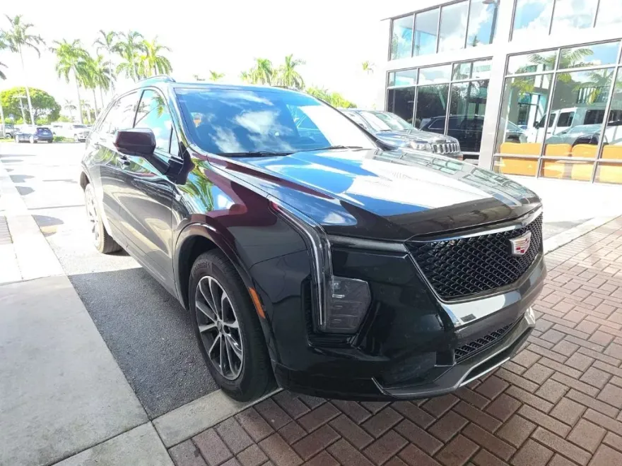 2024 Cadillac XT4 Sport photo 1