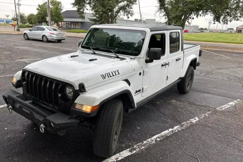2021 Jeep Gladiator Sport photo 1