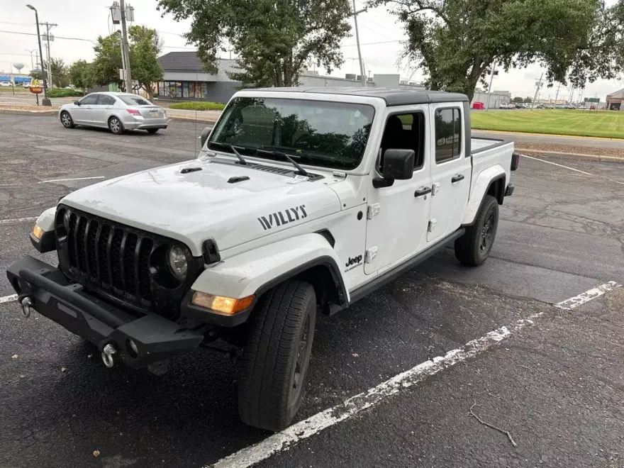 2021 Jeep Gladiator Sport photo 1