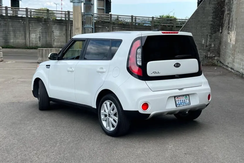 2018 Kia Soul Plus photo 1