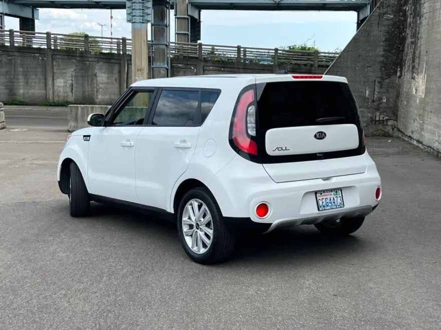 2018 Kia Soul Plus photo 1
