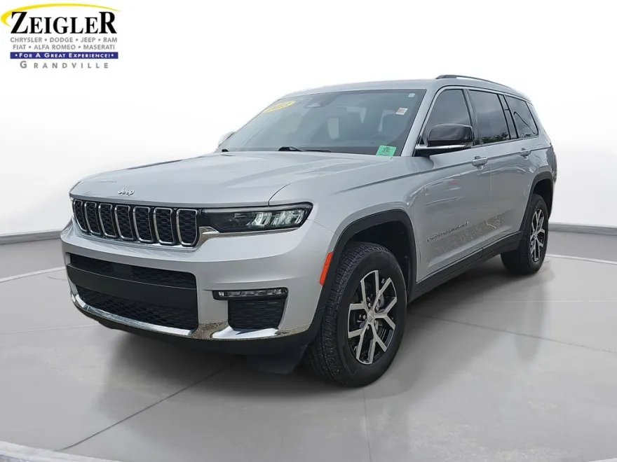2023 Jeep Grand Cherokee Limited photo 1