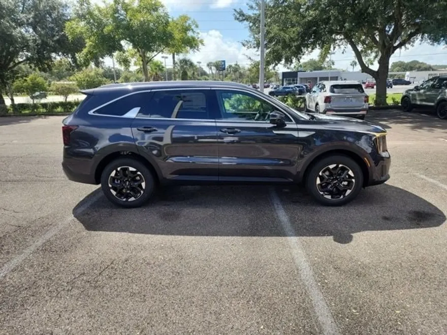 2026 Kia Sorento S photo 1