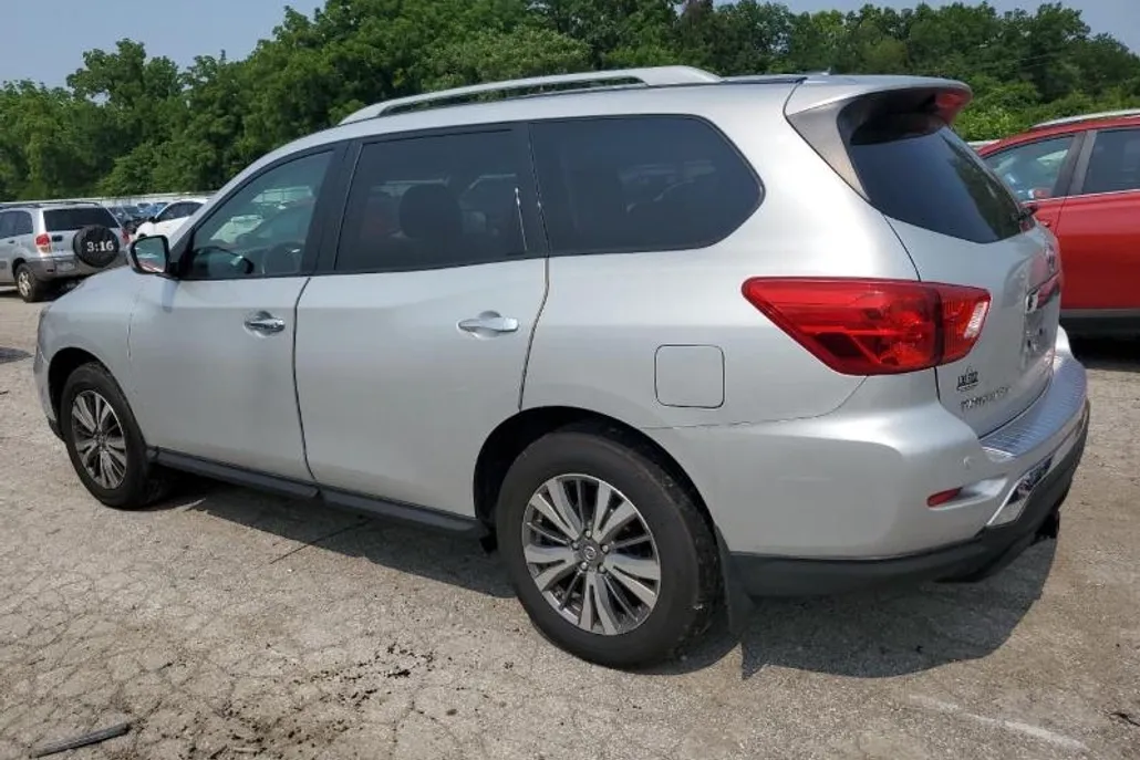 2018 Nissan Pathfinder Platinum photo 1