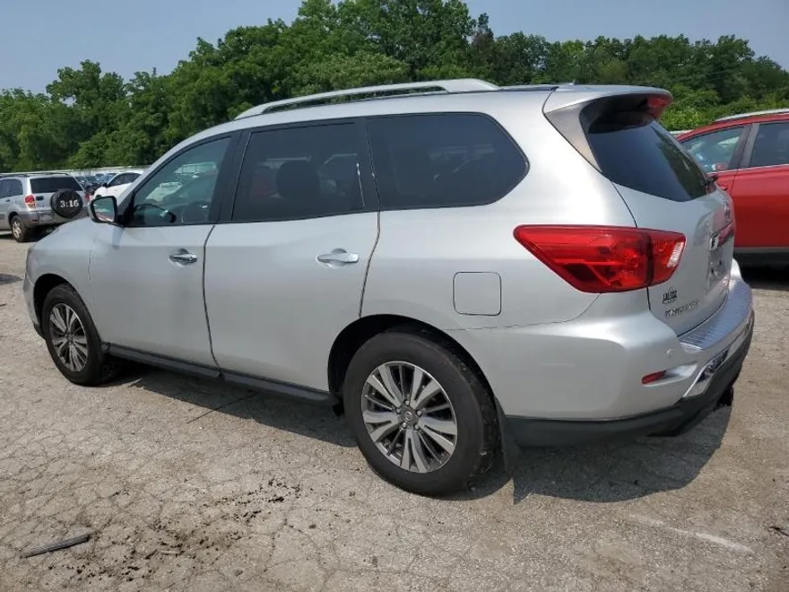 2018 Nissan Pathfinder Platinum photo 1