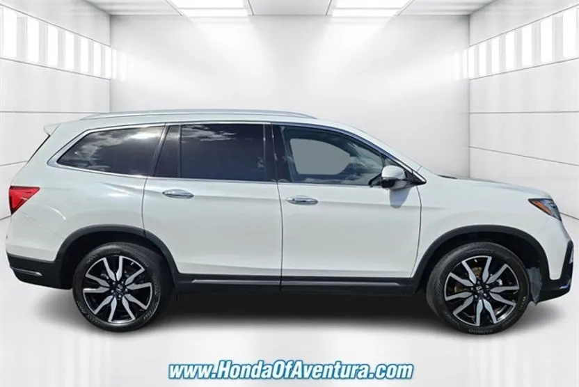 2022 Honda Pilot Touring photo 1