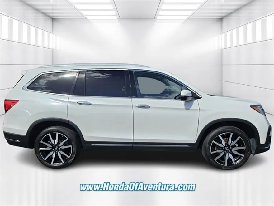 2022 Honda Pilot Touring photo 1