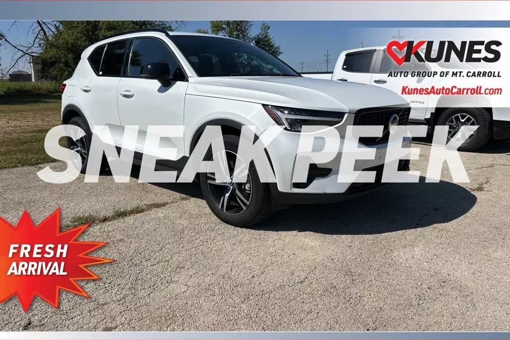 2024 Volvo XC40 Core photo 1