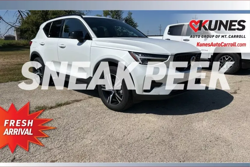 2024 Volvo XC40 Core photo 1