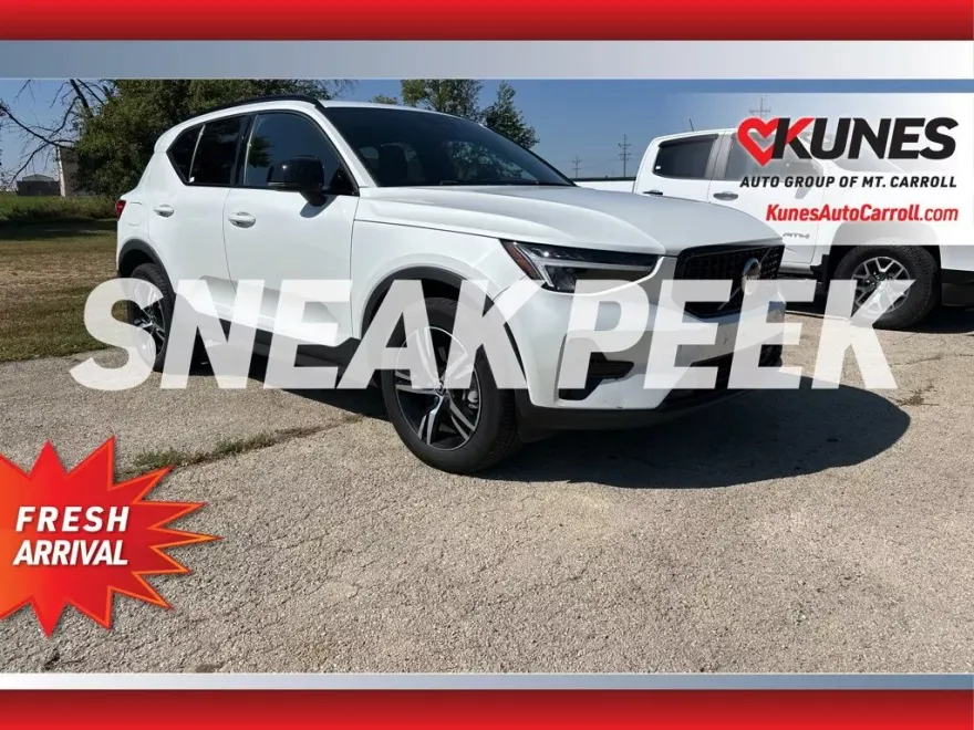 2024 Volvo XC40 Core photo 1