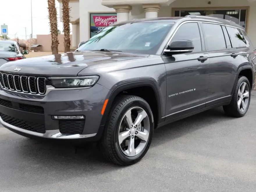 2022 Jeep Grand Cherokee Limited Sport photo 1