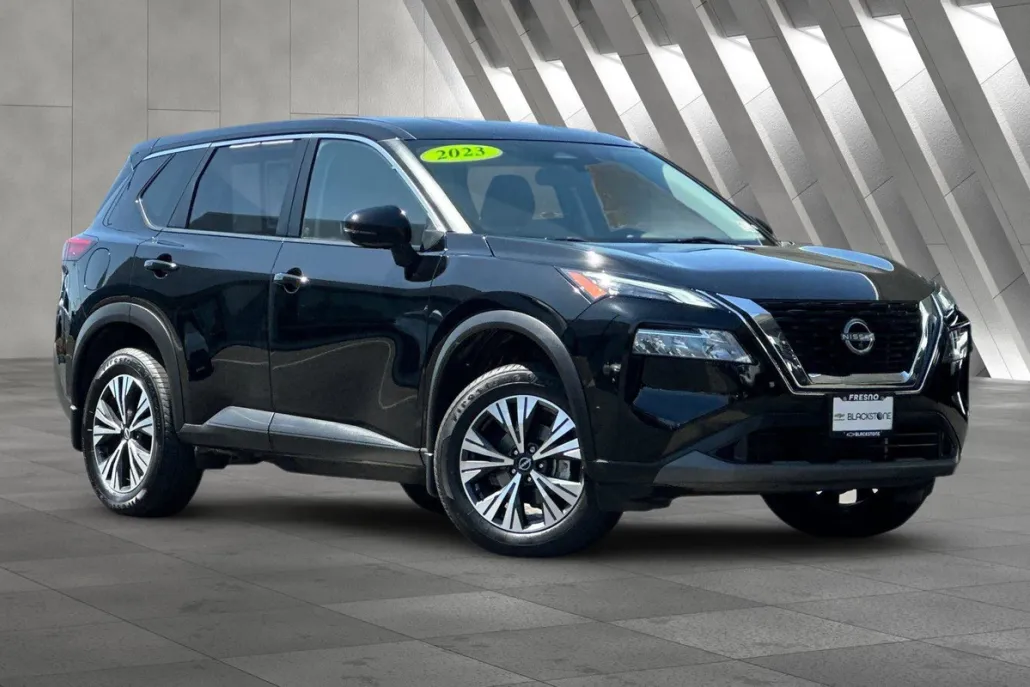 2023 Nissan Rogue SV photo 1