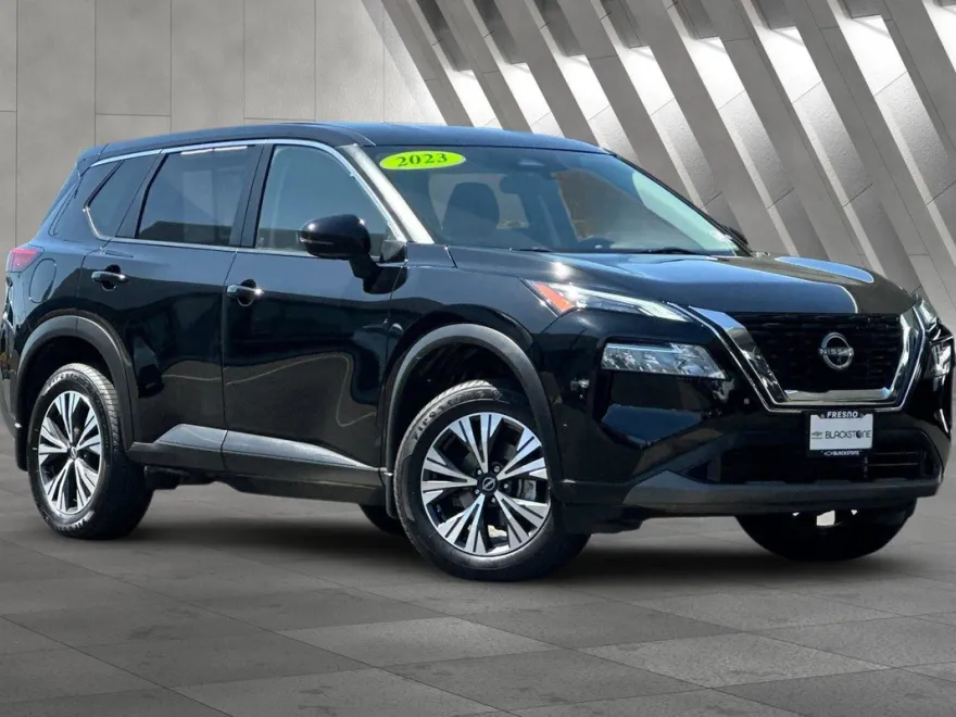 2023 Nissan Rogue SV photo 1
