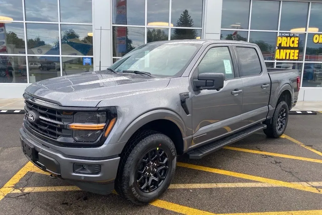 2025 Ford F-150 XLT photo 1