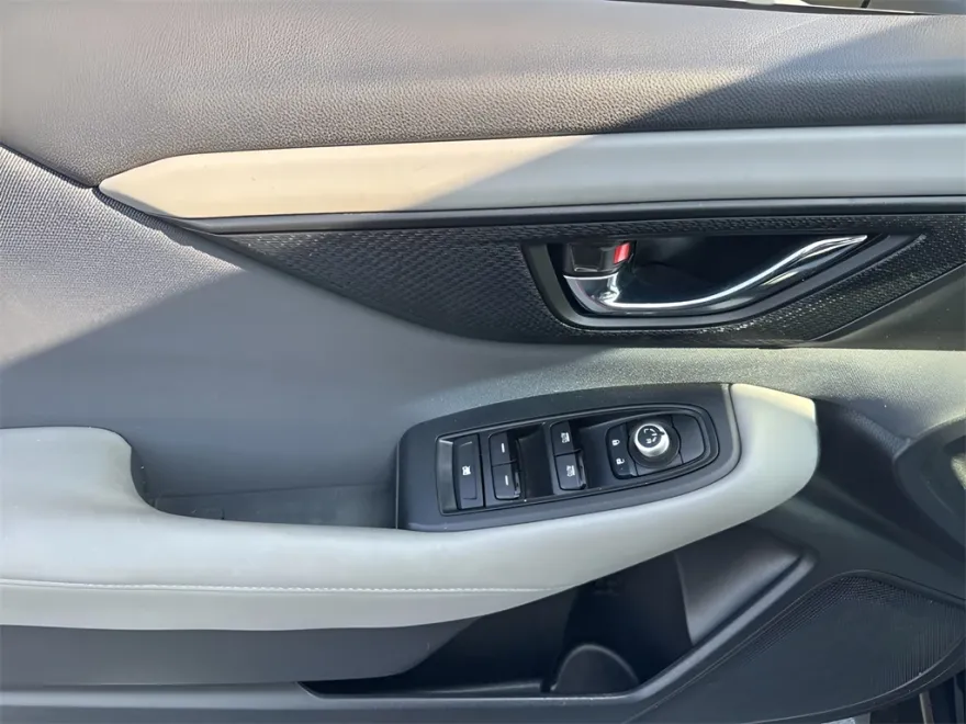 2020 Subaru Outback Premium photo 1