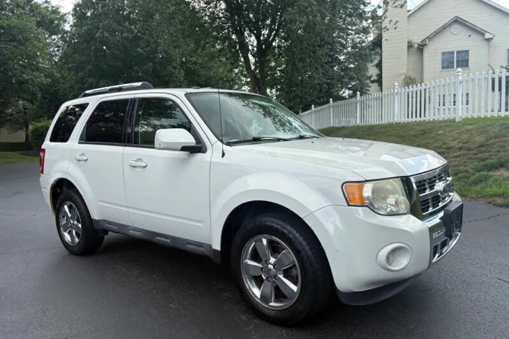2011 Ford Escape Limited photo 1
