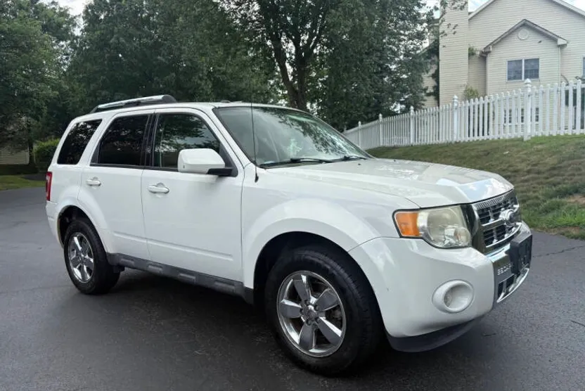 2011 Ford Escape Limited photo 1