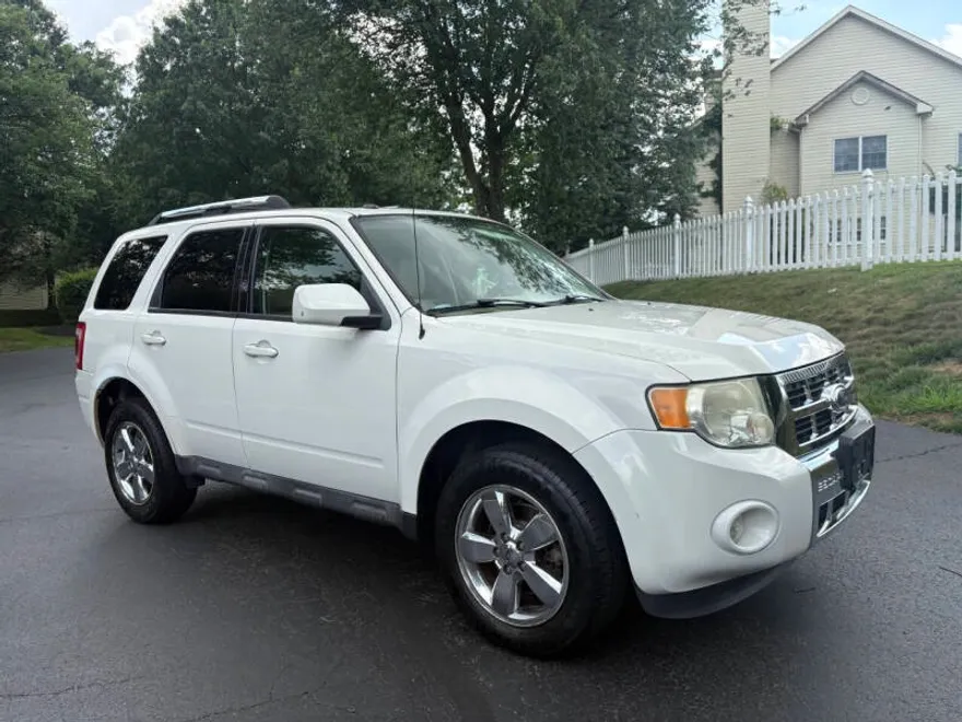 2011 Ford Escape Limited photo 1