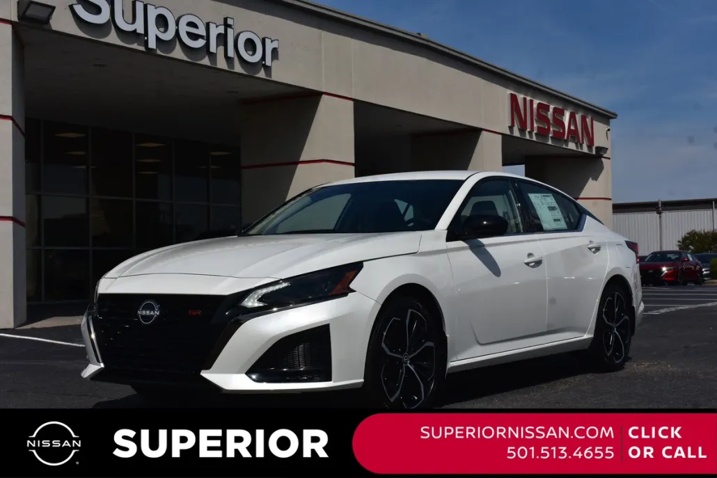 2025 Nissan Altima SR photo 1