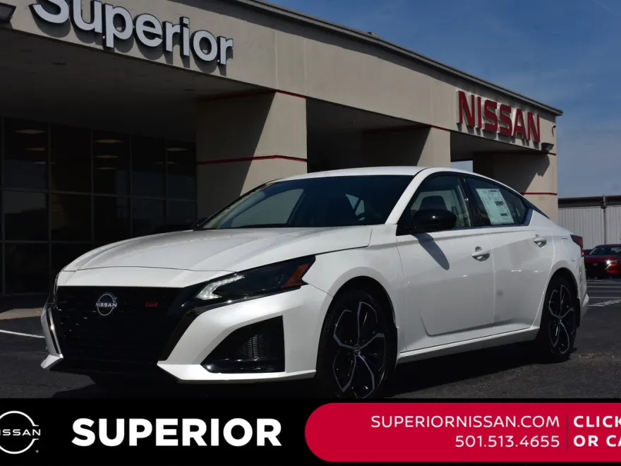 2025 Nissan Altima SR photo 1