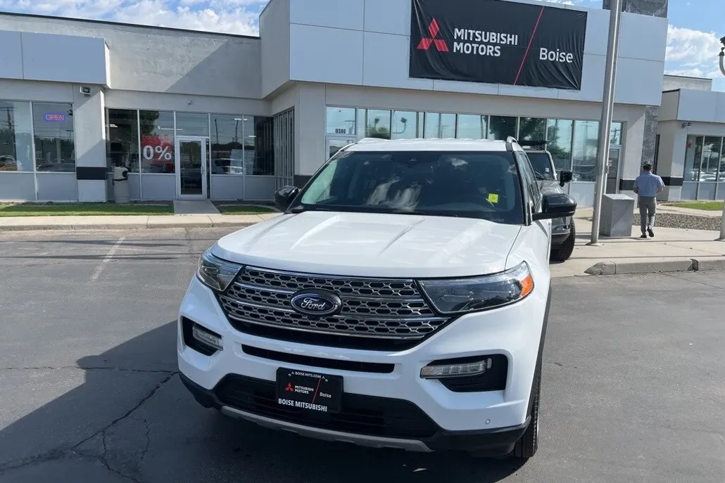 2023 Ford Explorer Limited photo 1