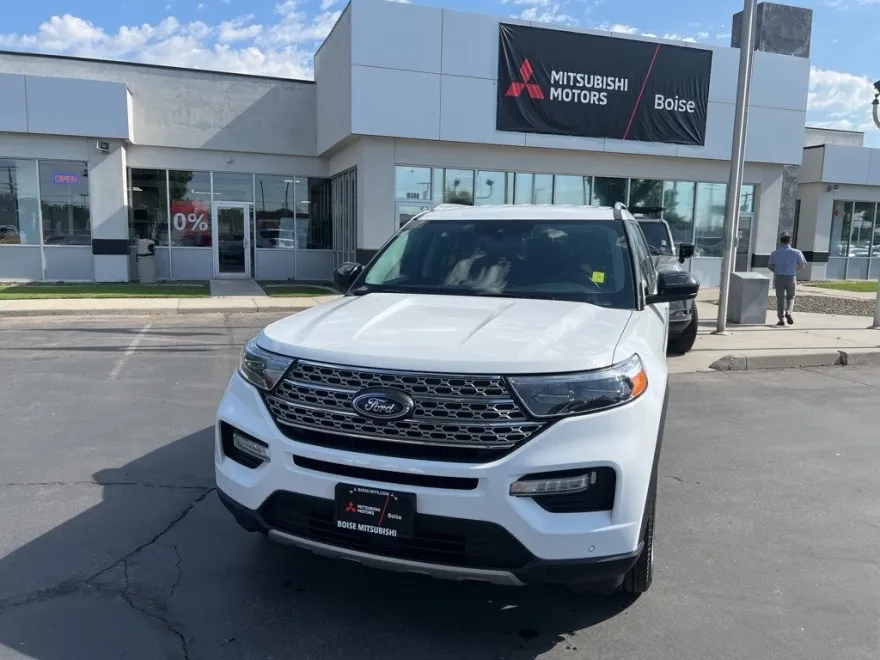 2023 Ford Explorer Limited photo 1