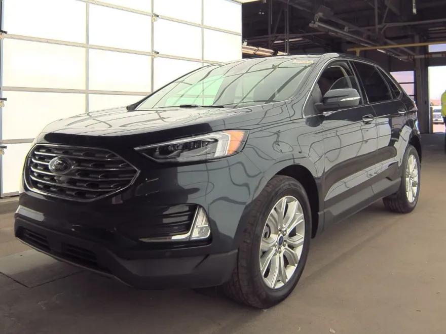 2022 Ford Edge Titanium photo 1