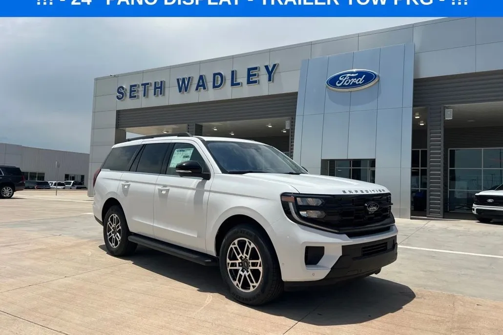 2025 Ford Expedition photo 1
