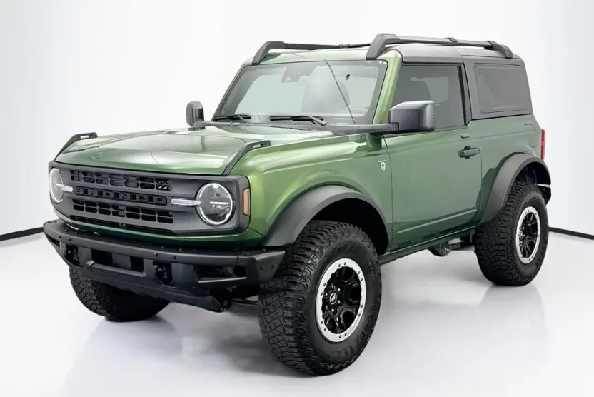 2023 Ford Bronco Base photo 1