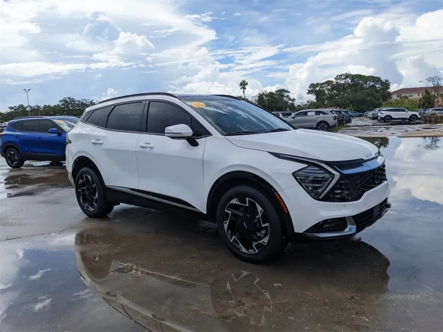 2023 Kia Sportage photo 1