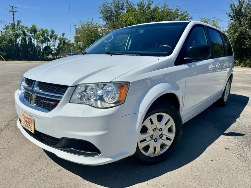 2018 Dodge Grand Caravan SE photo 1