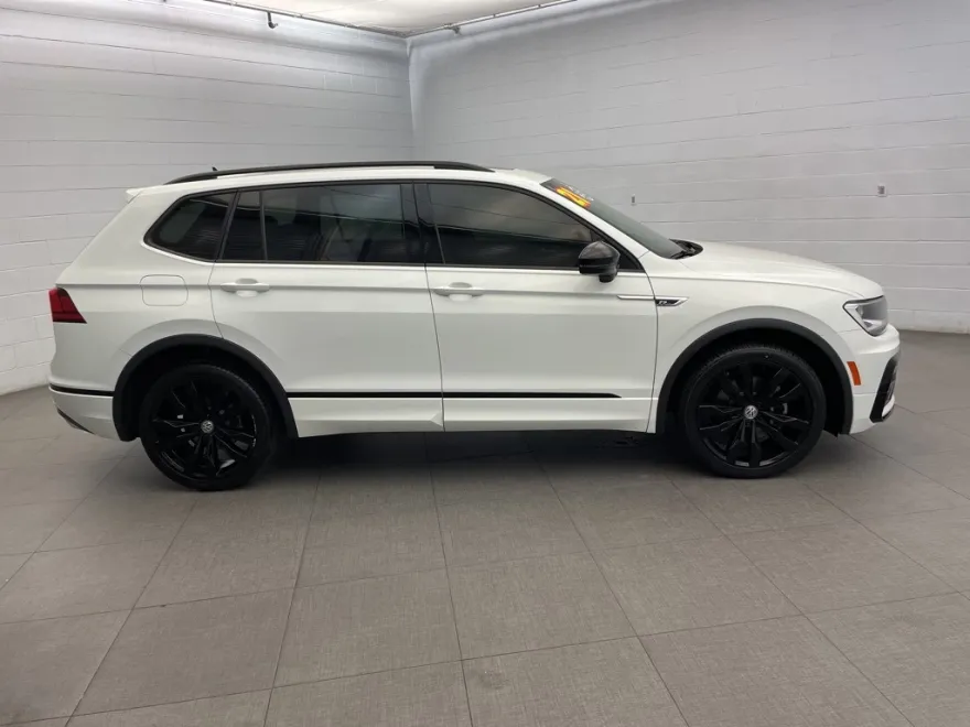 2021 Volkswagen Tiguan SE R-Line Black photo 1