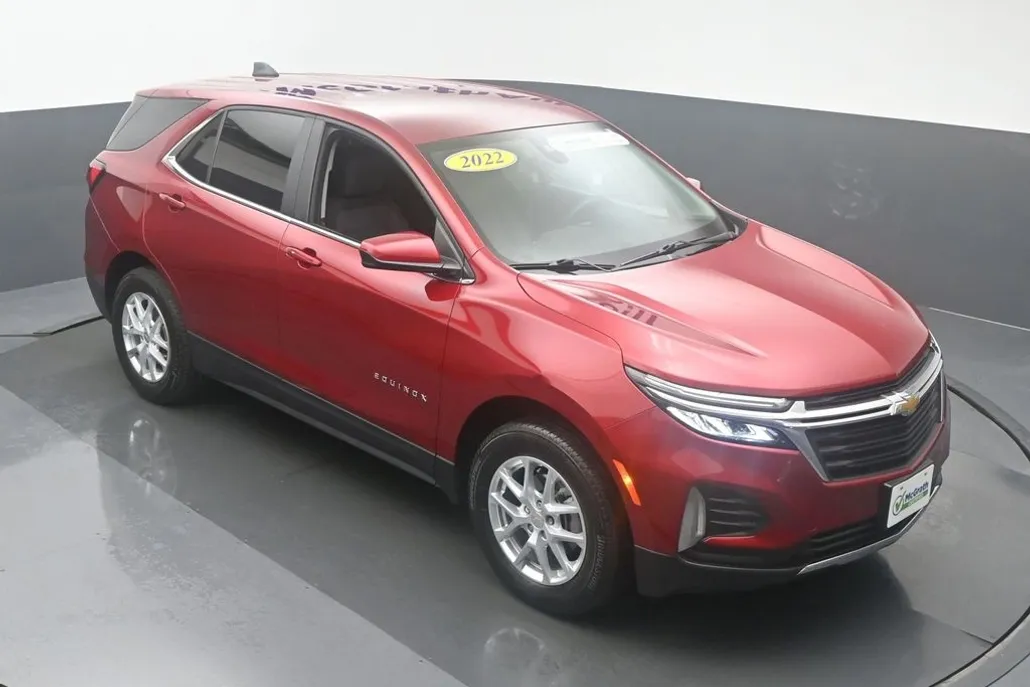 2022 Chevrolet Equinox LT photo 1