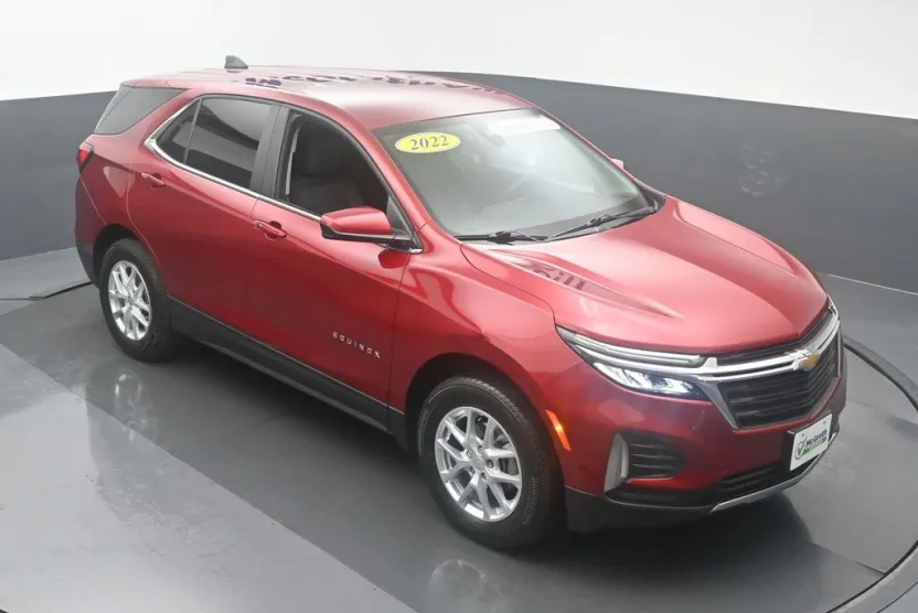 2022 Chevrolet Equinox LT photo 1