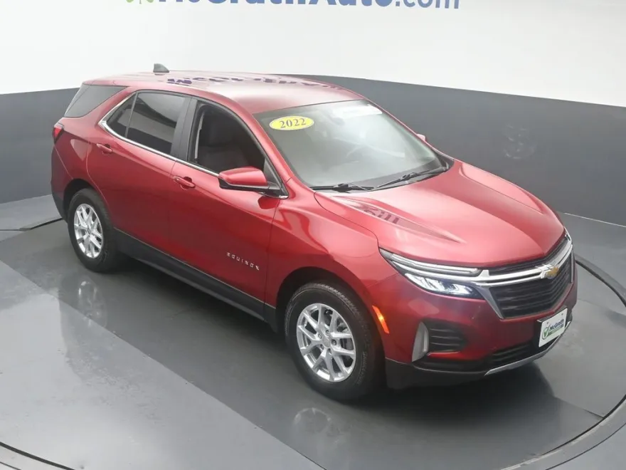 2022 Chevrolet Equinox LT photo 1