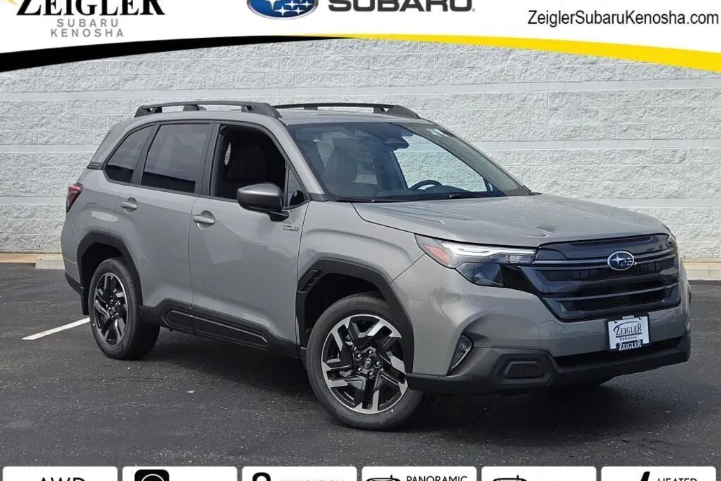 2025 Subaru Forester Premium photo 1