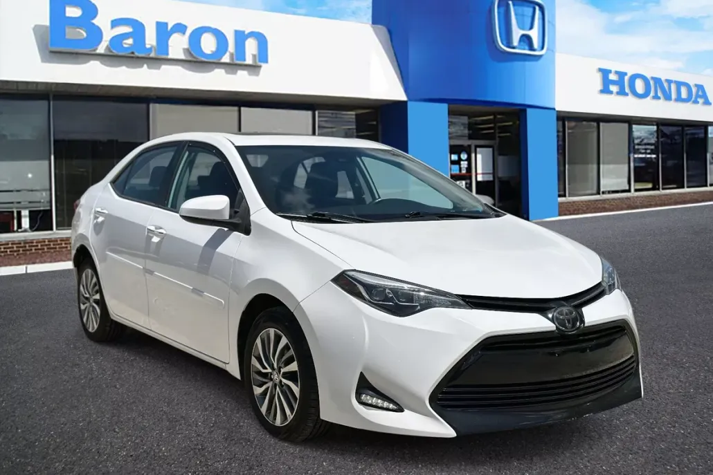 2019 Toyota Corolla XLE photo 1